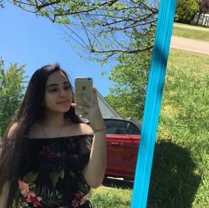 Meet your Posher, Nayeli